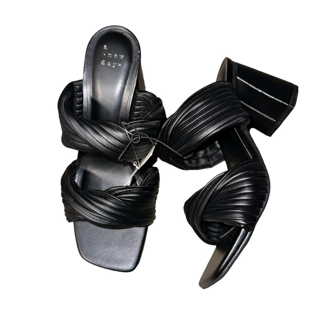 NWT A New Day Women's Black Courts sandals size 9.5